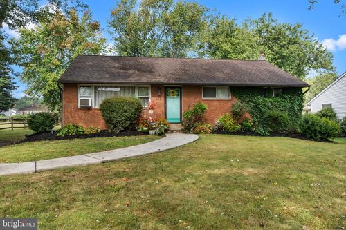 106 Holly Dr, HATBORO, PA, 19040-1517 | Card Image