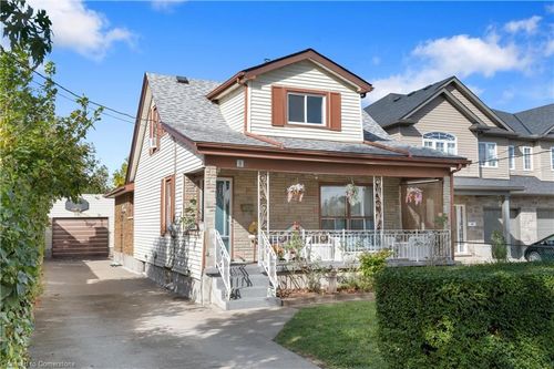 11 Cleveland St, Thorold, ON, L2V3K3 | Card Image