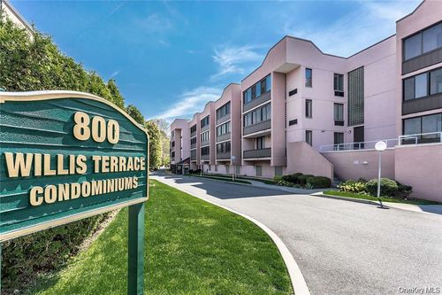 105-800 Willis Ave, Albertson, NY, 11507-1935 | Card Image