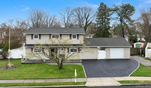 26 Stevenson Pl, Deer Park, NY, 11729-2116 | Card Image