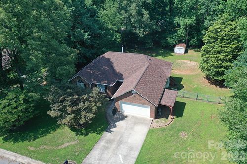 1035 E 24th St, Newton, NC, 28658-1924 | Card Image