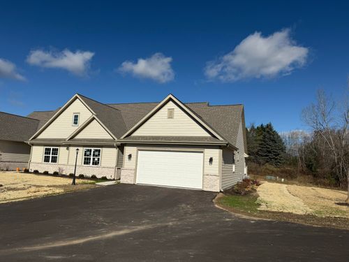 1818 Cedar Ridge Dr, Slinger, WI, 53086 | Card Image