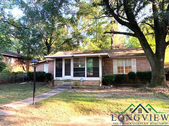 Jeanette Ave, Gladewater, TX 75647
