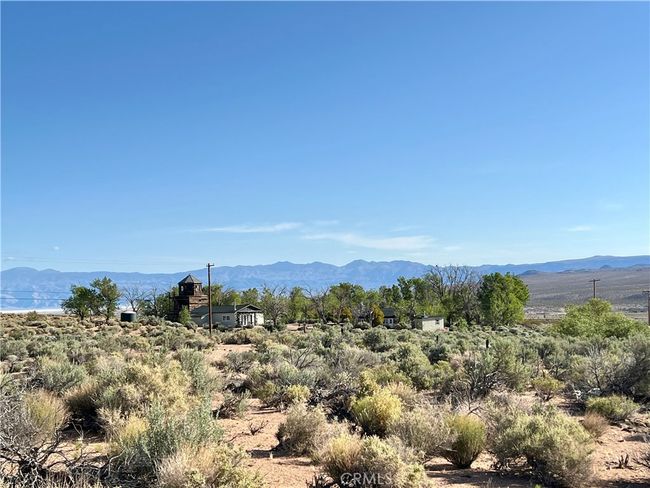 330 Sage Flats Dr, House other with 3 bedrooms, 2 bathrooms and 2 parking in Olancha CA | Image 49