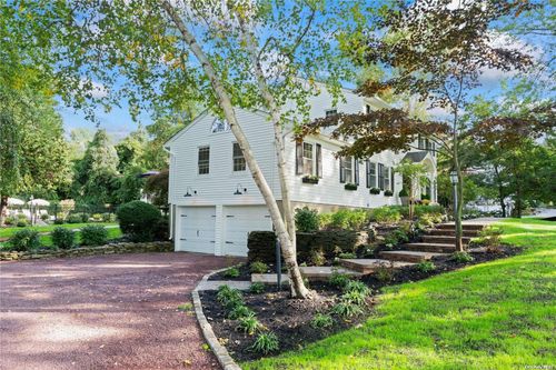 6 Bradshaw Ln, Fort Salonga, NY, 11768-2502 | Card Image