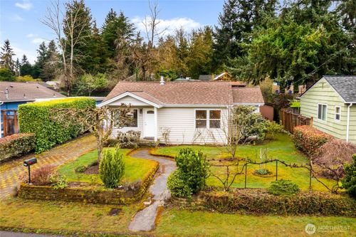 16011 27th Avenue Ne, Shoreline, WA, 98155 | Card Image