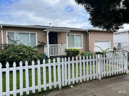 672 2nd St, Richmond, CA, 94801-2606 | Card Image