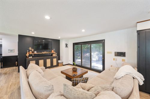 326 Dogwood Dr, Decaturville, TN, 38329-8019 | Card Image