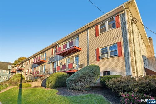 366 Hoover Ave, Bloomfield, NJ, 07003-3972 | Card Image