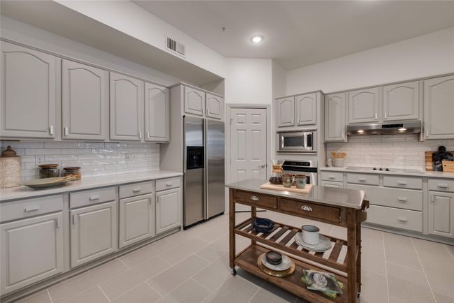 APT-101 - 4201 Lomo Alto Dr, Condo with 3 bedrooms, 3 bathrooms and null parking in Dallas TX | Image 8