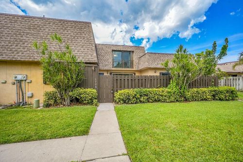 1204 Waterview Cir, Palm Springs, FL, 33461-6402 | Card Image