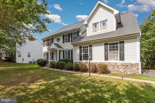 6001 Harnsberger Barn Ct, MANASSAS, VA, 20112-5483 | Card Image
