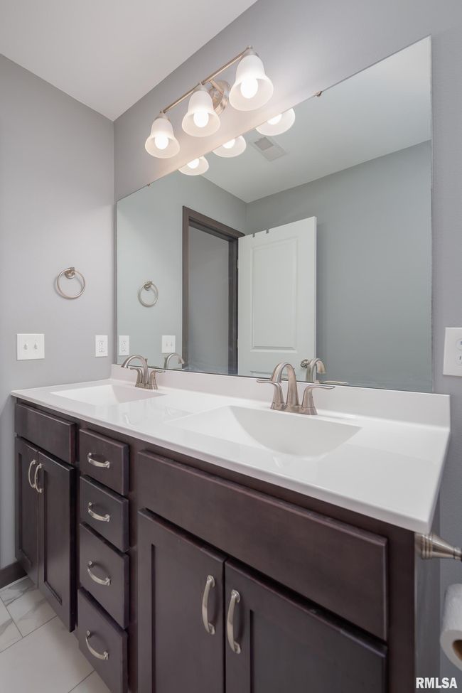 UNIT-201 - 440 E Franklin St, Condo with 2 bedrooms, 2 bathrooms and null parking in Eldridge IA | Image 25