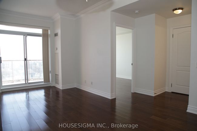 1208 - 2 Clairtrell Rd, Condo with 2 bedrooms, 1 bathrooms and null parking in North York ON | Image 11