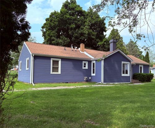 620 Wilmot St, Vassar, MI, 48768-1521 | Card Image