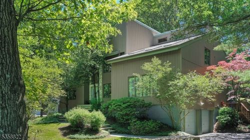 1107 Summit Ln, Mountainside, NJ, 07092-1514 | Card Image
