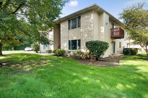 d-500 Westwood Ct, Crystal Lake, IL, 60014-2813 | Card Image