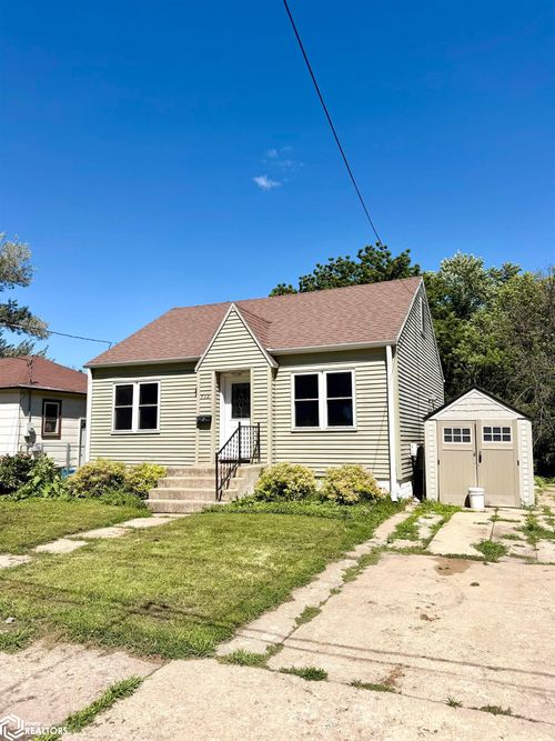 713 N Tyler Avenue, Mason City, IA, 50401 | Card Image