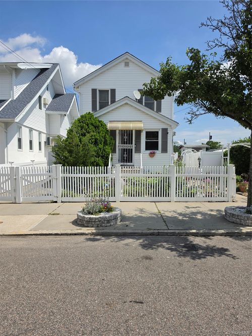 160-41 99th St, Howard Beach, NY, 11414-3818 | Card Image