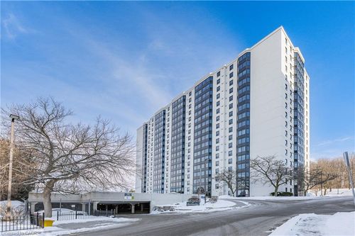 212-35 Green Valley Drive, Kitchener, ON, N2P2A5 | Card Image
