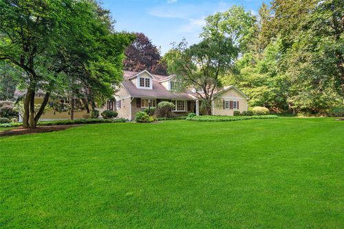 150 Kingwood Park, Poughkeepsie, NY, 12601-5407 | Card Image