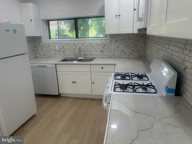 401 S 6 Th St, Home with 4 bedrooms, 1 bathrooms and null parking in DARBY PA | Image 11