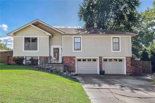 806 Englewood Street, Lansing, KS, 66043 | Card Image