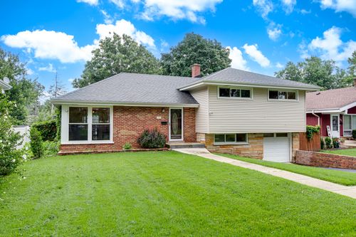 1015 S Leslie Ln, Villa Park, IL, 60181-3130 | Card Image