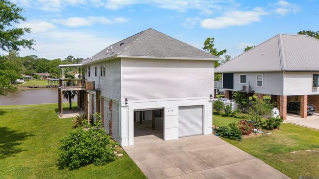 17653 Cove Ln, House other with 3 bedrooms, 3 bathrooms and 4 parking in Denham Springs LA | Image 31