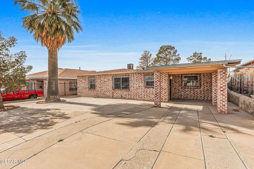 1051 Saint Johns Dr, El Paso, TX, 79903-3312 | Card Image