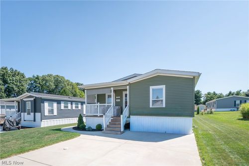 3052 Cross Creek Circle Sw, Massillon, OH, 44647 | Card Image