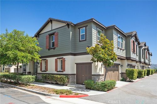 22088 Barrington Way, Santa Clarita, CA, 91350-5742 | Card Image