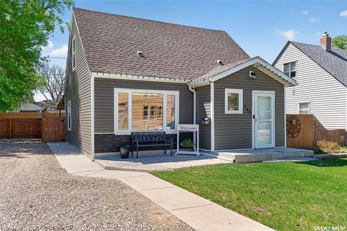 545 Coteau Street W, Moose Jaw, SK, S6H5E3 | Card Image