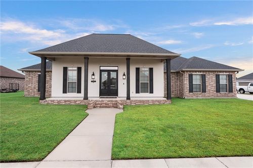 111 Beau Place Blvd, Des Allemands, LA, 70030-3446 | Card Image