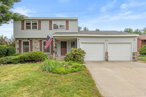 1365 Marwood Dr Se, Kentwood, MI, 49508-4853 | Card Image