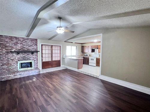 1907 Sabine Pass Ln, Arlington, TX, 76006-5735 | Card Image