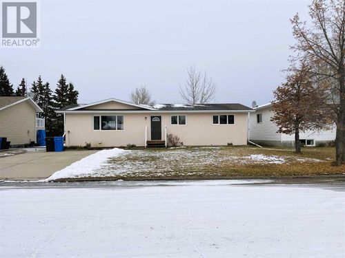 11828 104 Ave, Fairview, AB, T0H1L0 | Card Image