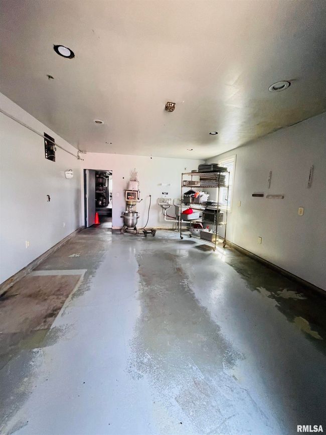 208 Main Ave, Home with 0 bedrooms, 0 bathrooms and null parking in Clinton IA | Image 4