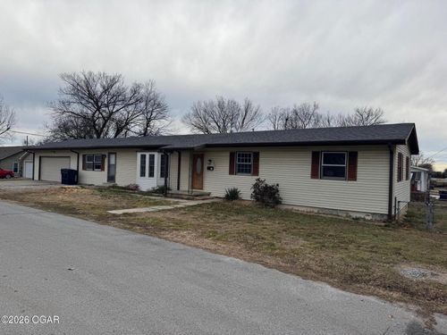 1301 W Central St, Webb City, MO, 64870-1036 | Card Image