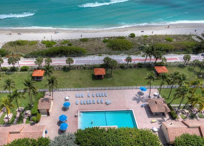 APT-1409 - 2555 Collins Ave, Condo with 2 bedrooms, 2 bathrooms and null parking in Miami Beach FL | Image 49