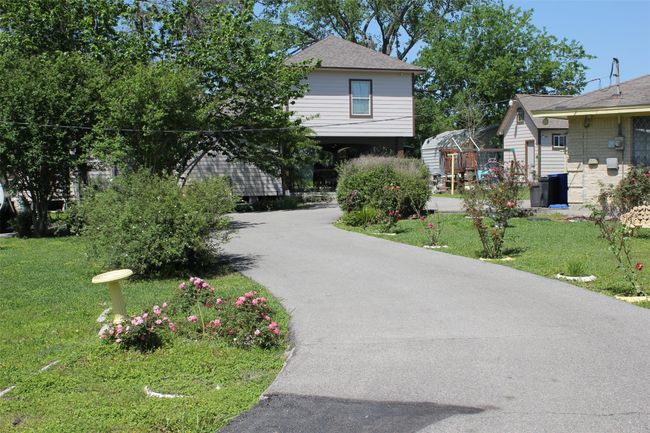 206 Riverside St, House other with 3 bedrooms, 3 bathrooms and 2 parking in Highlands TX | Image 34