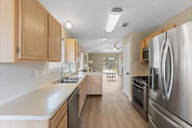 29222 Waltham St, House other with 3 bedrooms, 2 bathrooms and 2 parking in Spring TX | Image 12