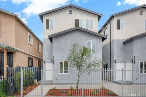 10911 S Main Street, Los Angeles, CA, 90061 | Card Image