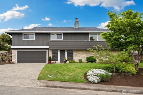 1908 122nd Ave Se, Bellevue, WA, 98005-4626 | Card Image