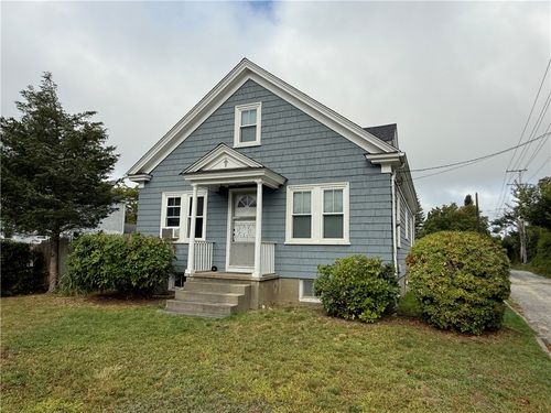 134 E Main Rd, Portsmouth, RI, 02871-2111 | Card Image