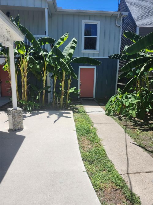 b-1419 Church St, Galveston, TX, 77550-4834 | Card Image