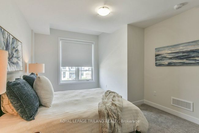 6713 Hayward Dr, House attached with 3 bedrooms, 3 bathrooms and 1 parking in London ON | Image 26