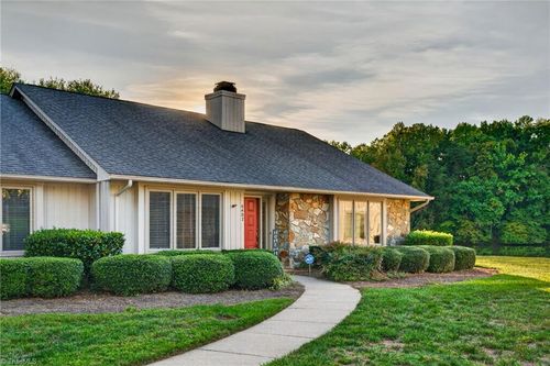 4407 Cove Cay Ln, Greensboro, NC, 27410-7915 | Card Image