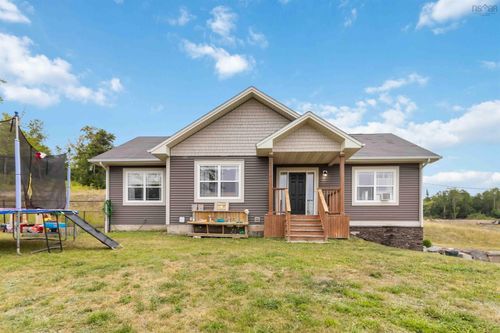 413 E Uniacke Rd, Mount Uniacke, NS, B0N1Z0 | Card Image