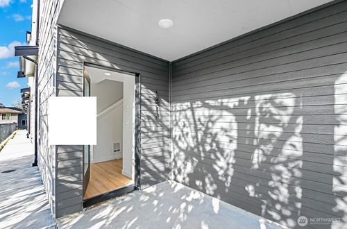 1417 Sw 111th Ln, Seattle, WA, 98146 | Card Image